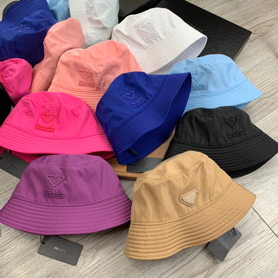 PRADA BUCKET HAT IN BLACK RE-NYLON 234098