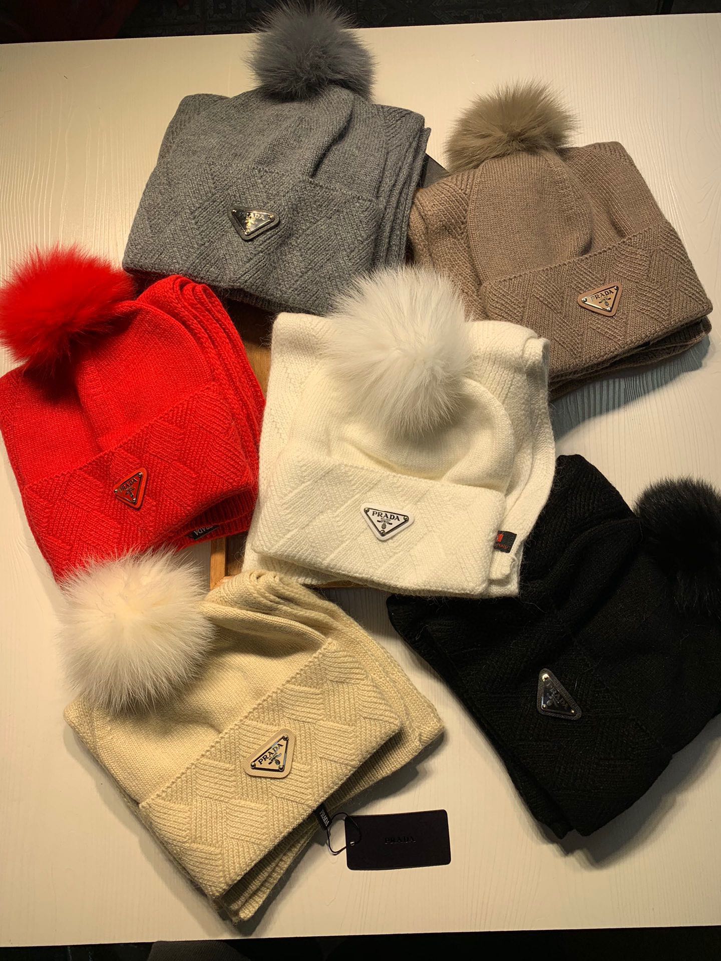 PRADA SET SCARF AND HAT IN WHITE WOOL AND RABBIT FUR 416368