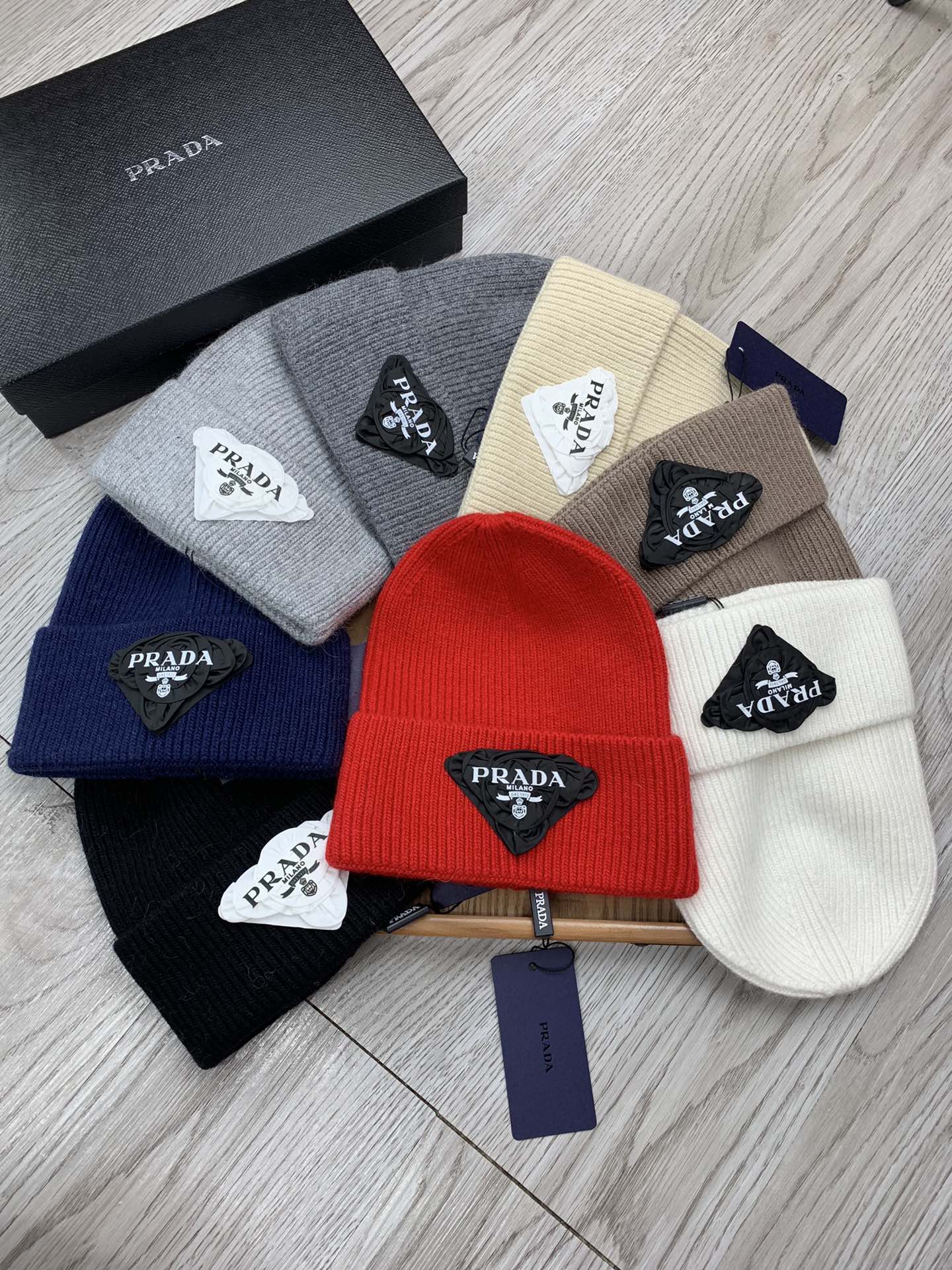 PRADA BEANIE HAT IN WHITE WOOL 431356