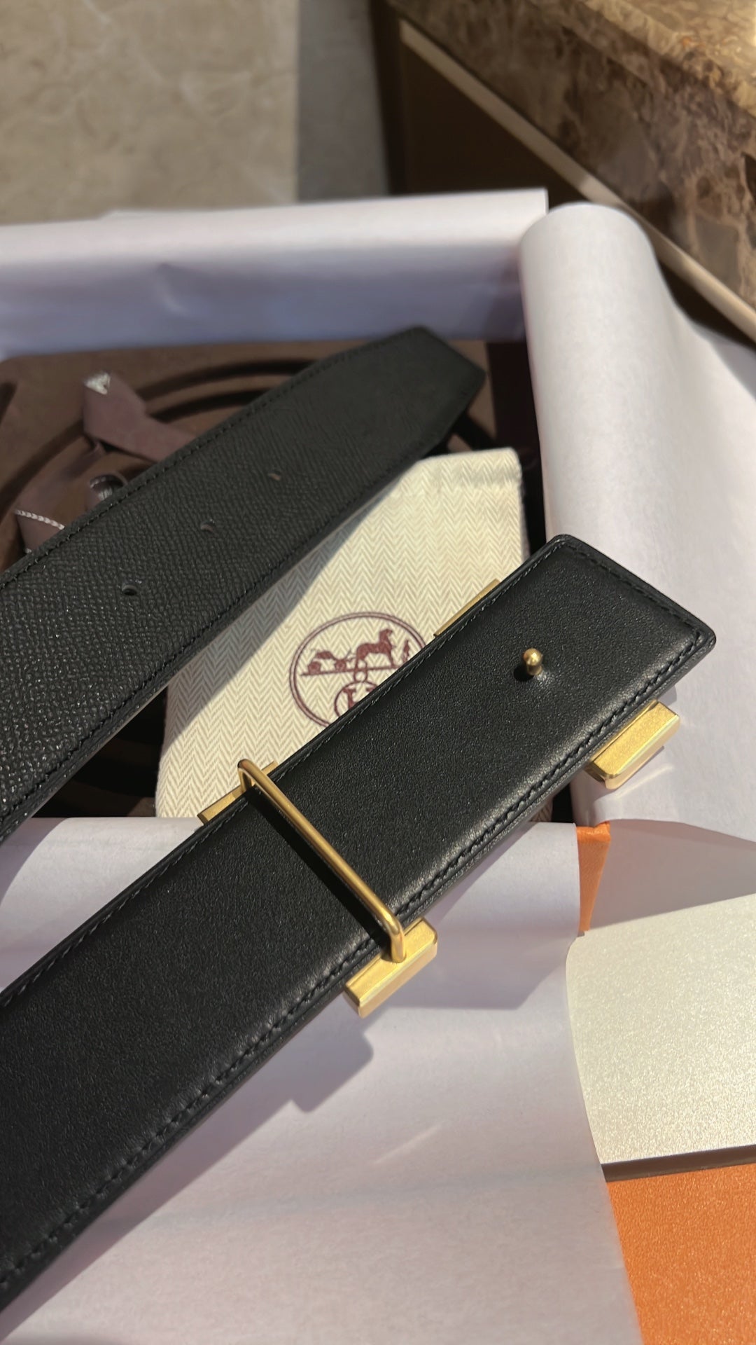 HERMES CONSTANCE BELT BUCKLE & REVERSIBLE BLACK LEATHER STRAP 42MM GOLD HARDWARE