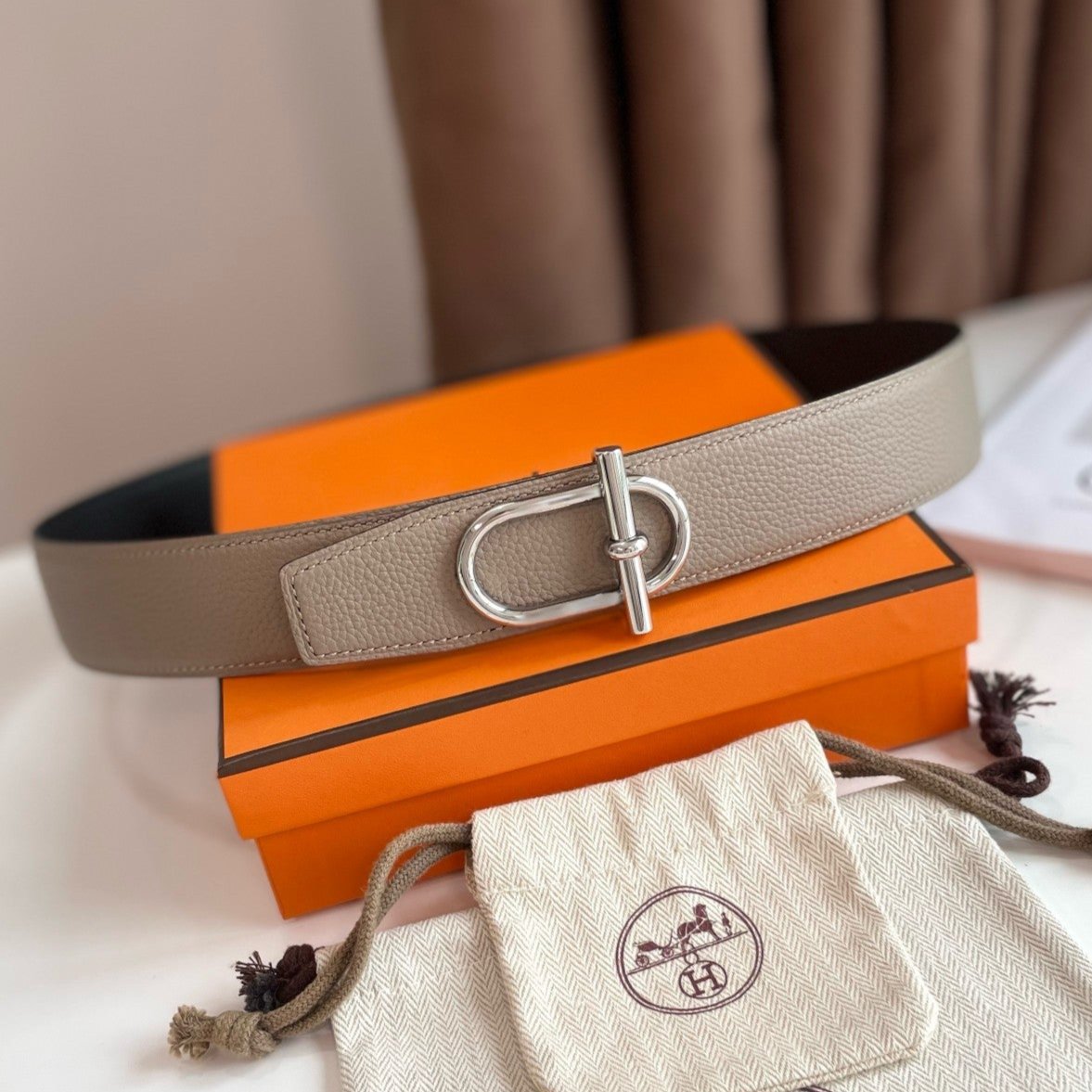 HERMES ITHAQUE BELT SILVER BUCKLE & REVERSIBLE CAMEL BROWN AND BLACK LEATHER STRAP 38MM
