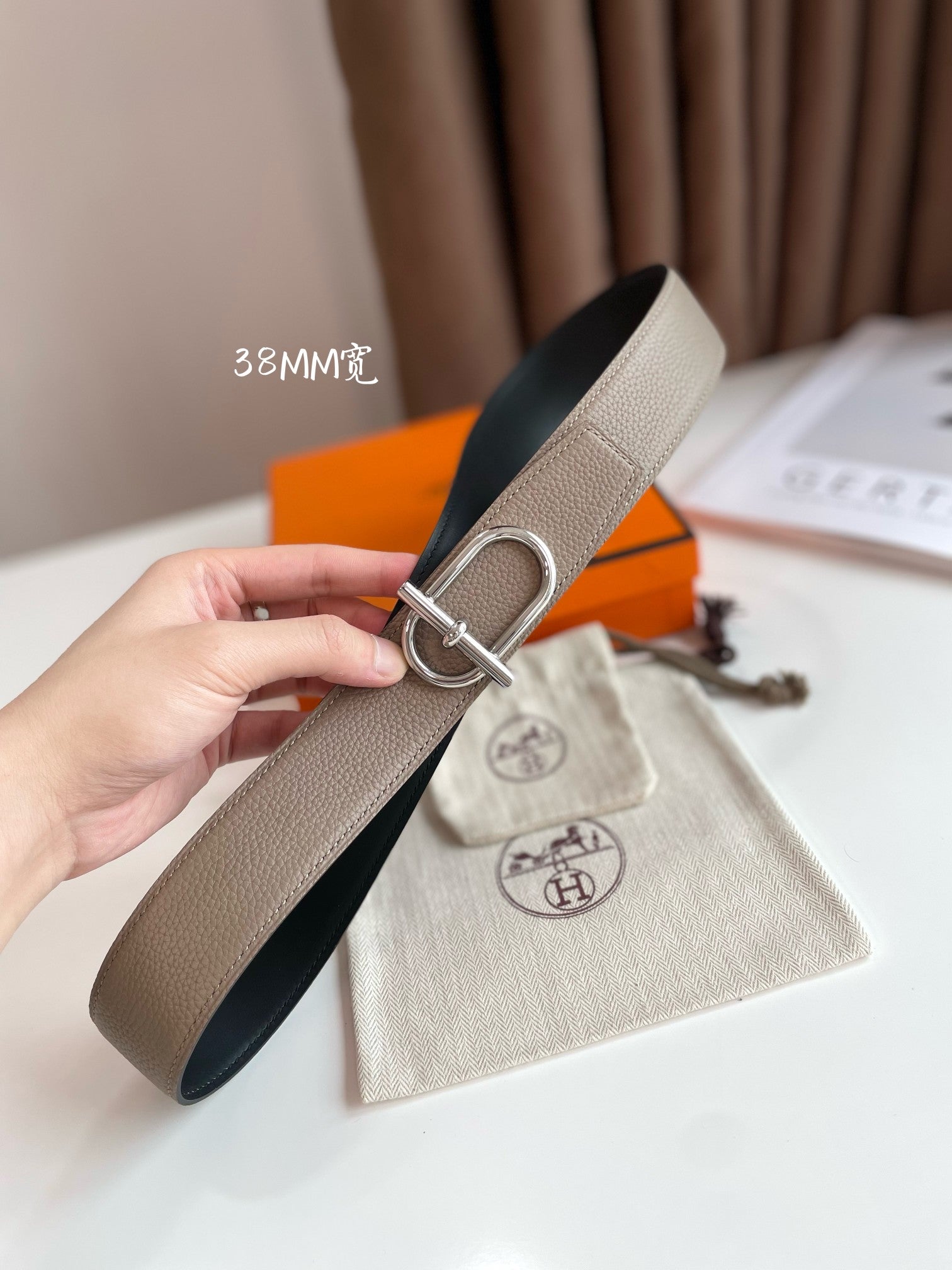 HERMES ITHAQUE BELT SILVER BUCKLE & REVERSIBLE CAMEL BROWN AND BLACK LEATHER STRAP 38MM