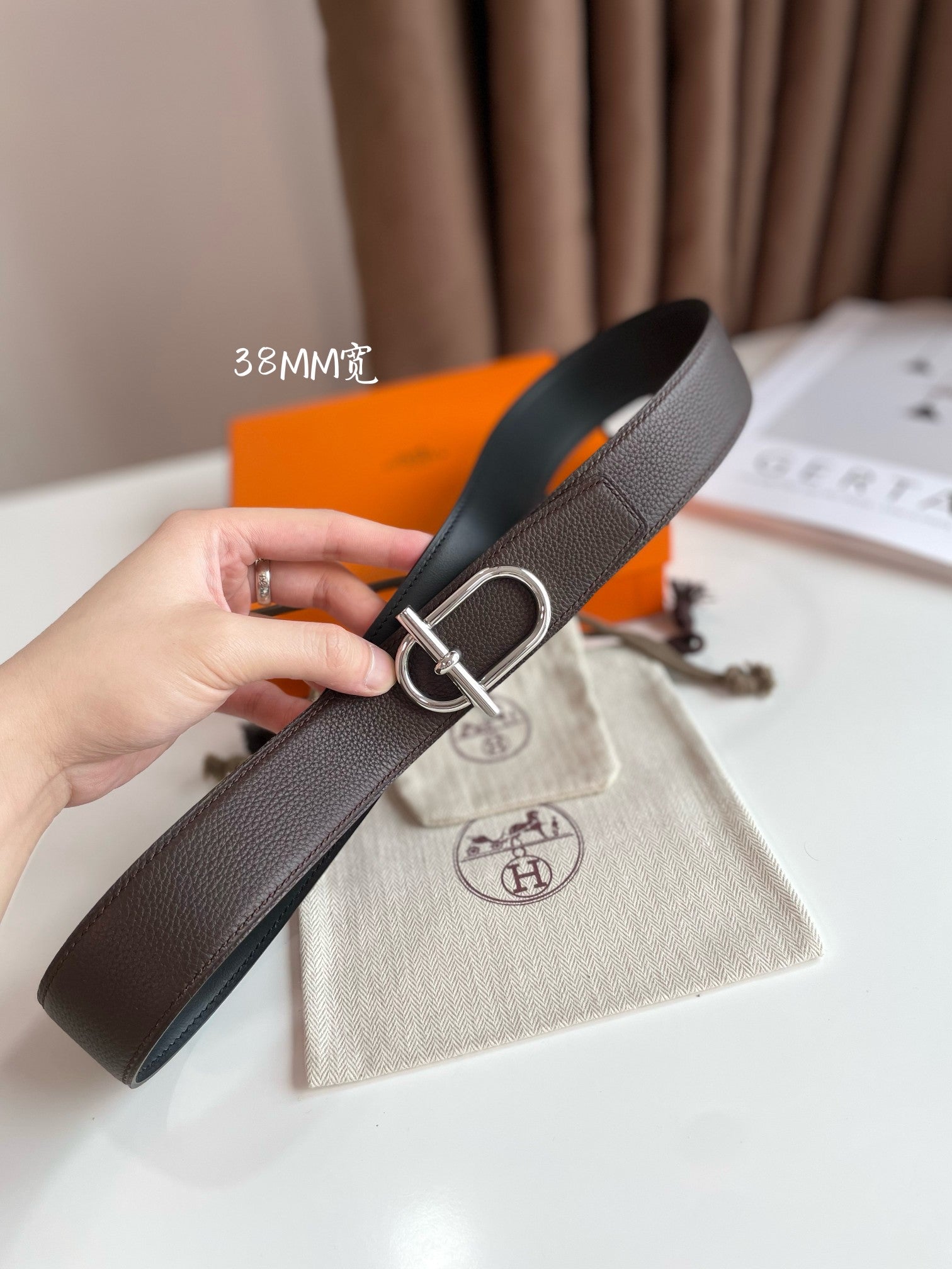 HERMES ITHAQUE BELT SILVER BUCKLE & REVERSIBLE CHOCOLATE BROWN AND BLACK LEATHER STRAP 38MM