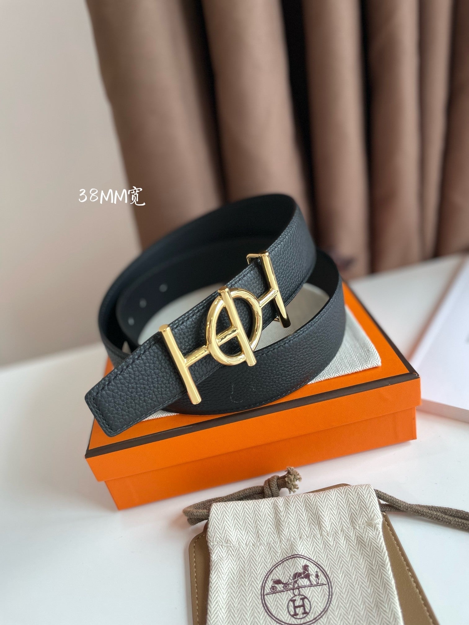 HERMES ULYSSE BELT BUCKLE & REVERSIBLE BLACK LEATHER STRAP 38MM GOLD HARDWARE