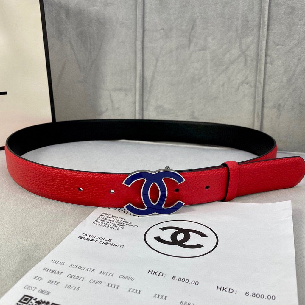 CHANEL 30MM BELT IN CHERRY RED GRAINED CALFSKIN WITH NAVY BLUE METAL LOGO
