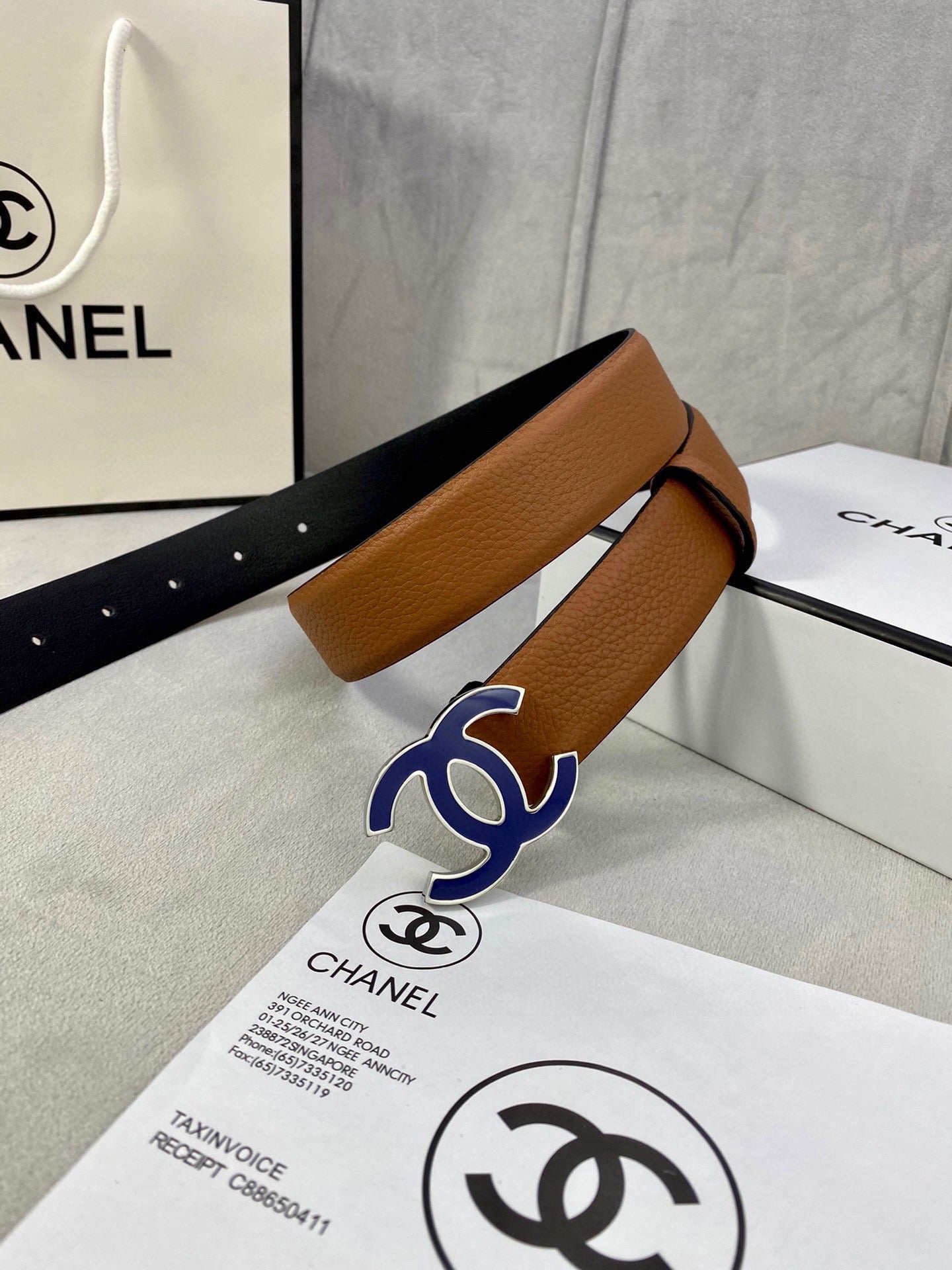 CHANEL 30MM BELT IN BRONZE BROWN GRAINED CALFSKIN WITH NAVY BLUE METAL LOGO