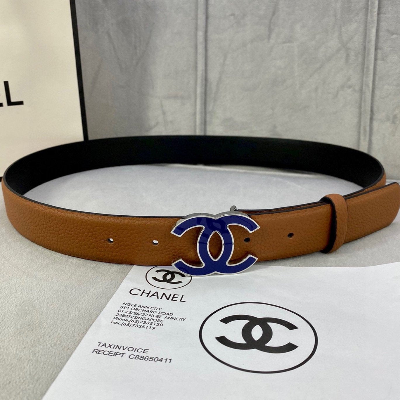 CHANEL 30MM BELT IN BRONZE BROWN GRAINED CALFSKIN WITH NAVY BLUE METAL LOGO
