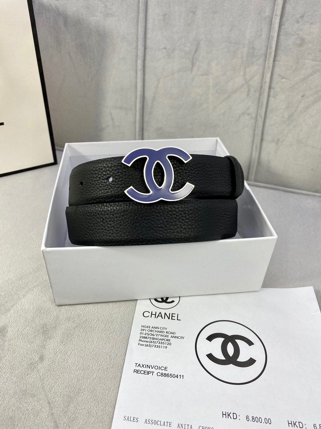 CHANEL 30MM BELT IN BLACK GRAINED CALFSKIN WITH NAVY BLUE METAL LOGO