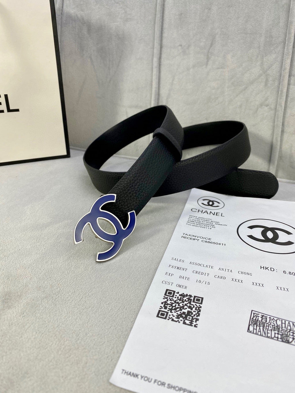 CHANEL 30MM BELT IN BLACK GRAINED CALFSKIN WITH NAVY BLUE METAL LOGO