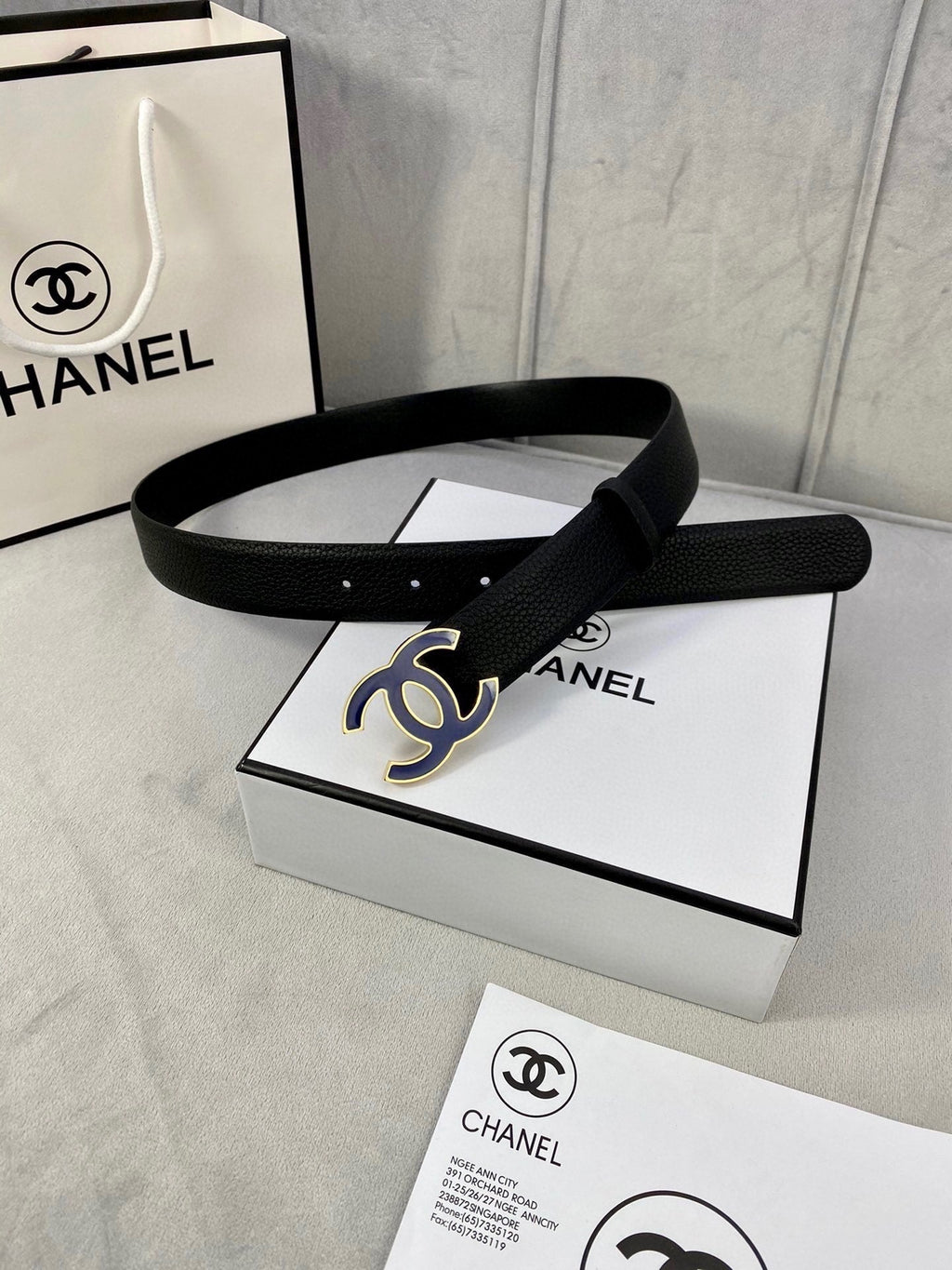 CHANEL 30MM BELT IN BLACK GRAINED CALFSKIN WITH NAVY BLUE METAL LOGO
