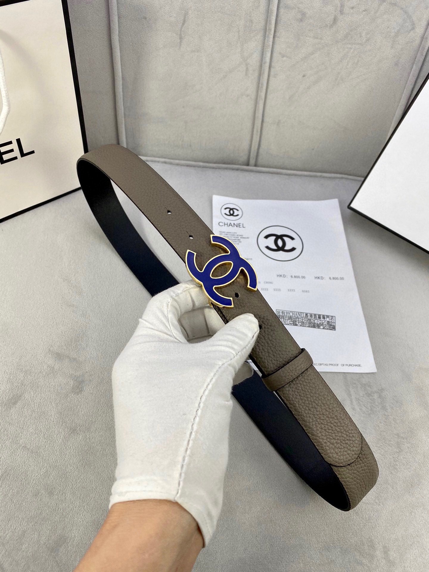CHANEL 30MM BELT IN MOCHA BROWN GRAINED CALFSKIN WITH NAVY BLUE LOGO