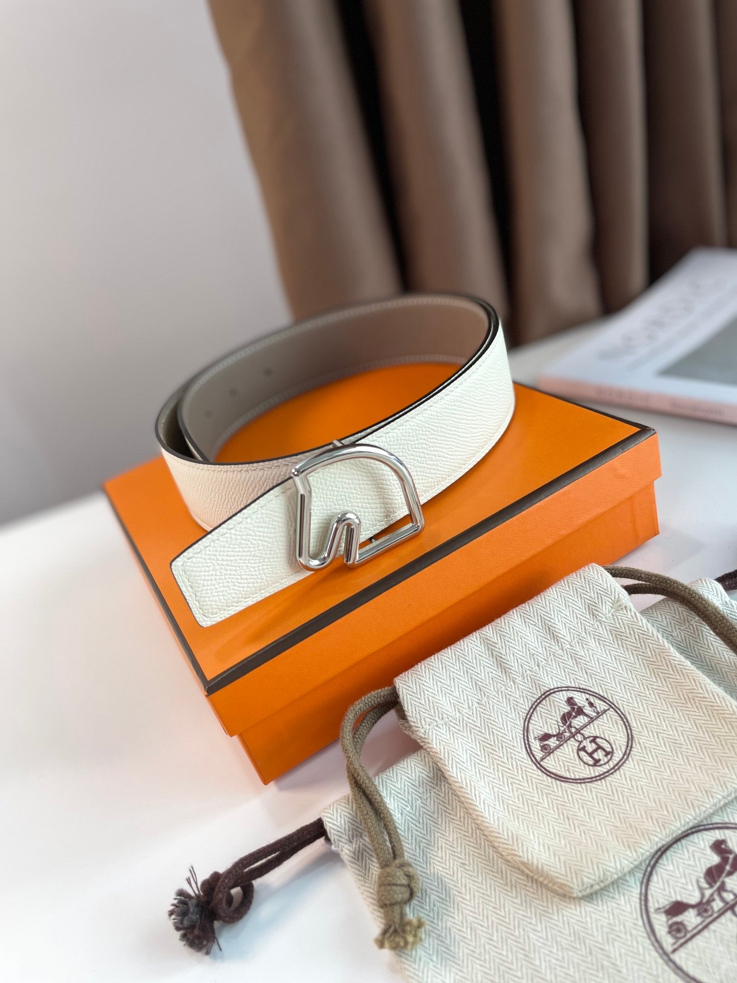 HERMES BOUCLE BELT BUCKLE & REVERSIBLE KHAKI BROWN AND WHITE LEATHER STRAP 38MM SILVER HARDWARE