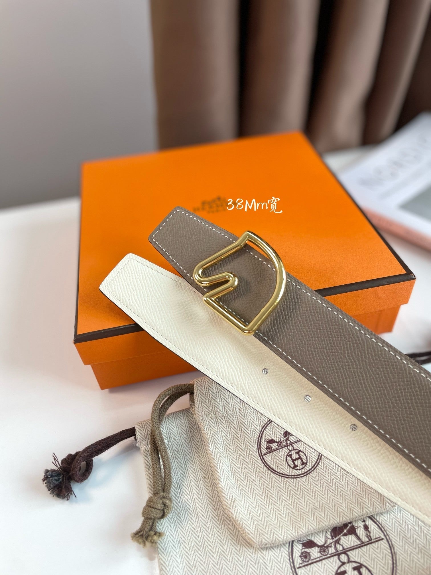 HERMES BOUCLE BELT BUCKLE & REVERSIBLE KHAKI BROWN AND WHITE LEATHER STRAP 38MM GOLD HARDWARE