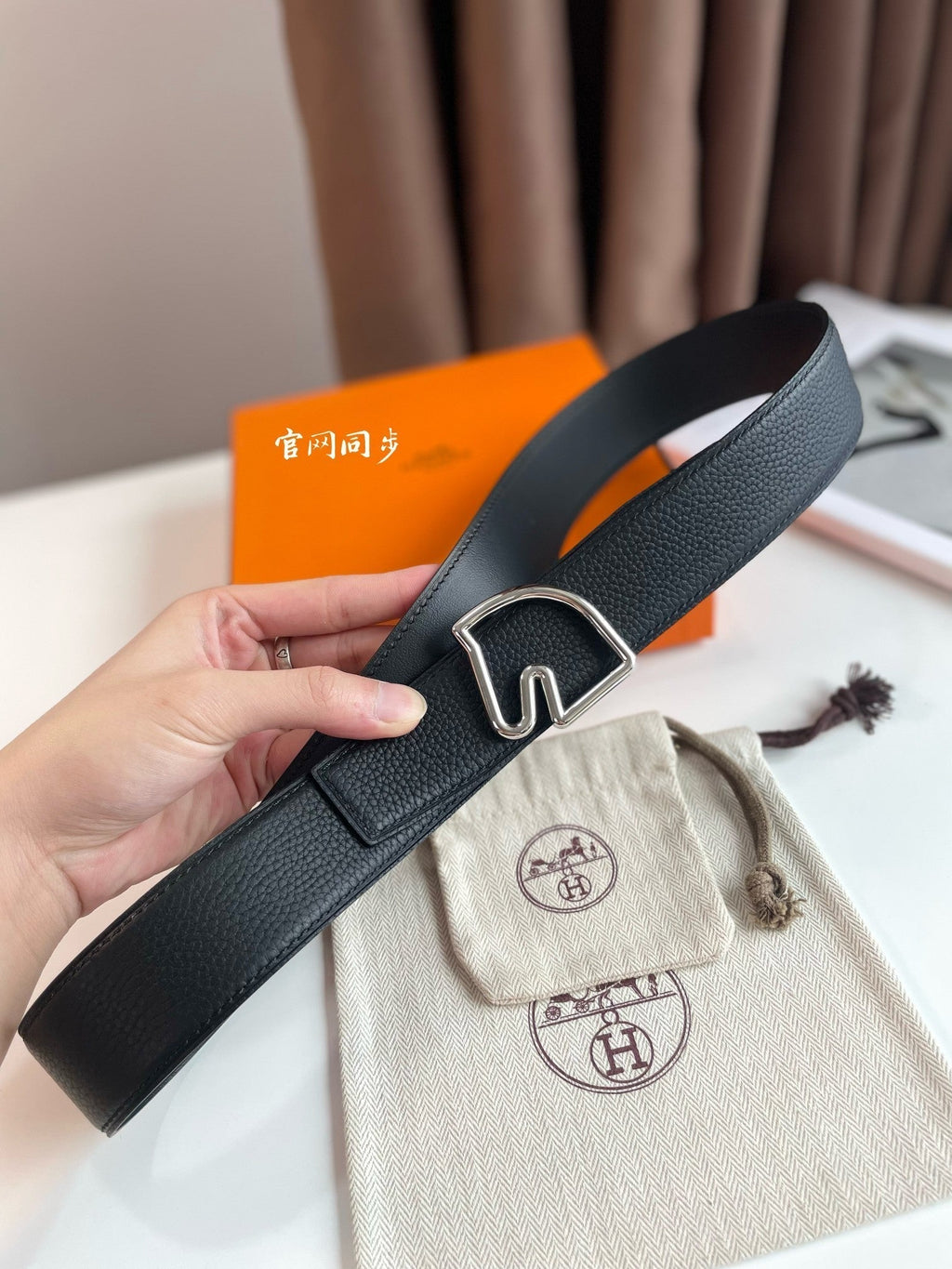 HERMES BOUCLE BELT BUCKLE & REVERSIBLE BLACK AND WHITE LEATHER STRAP 38MM SILVER HARDWARE