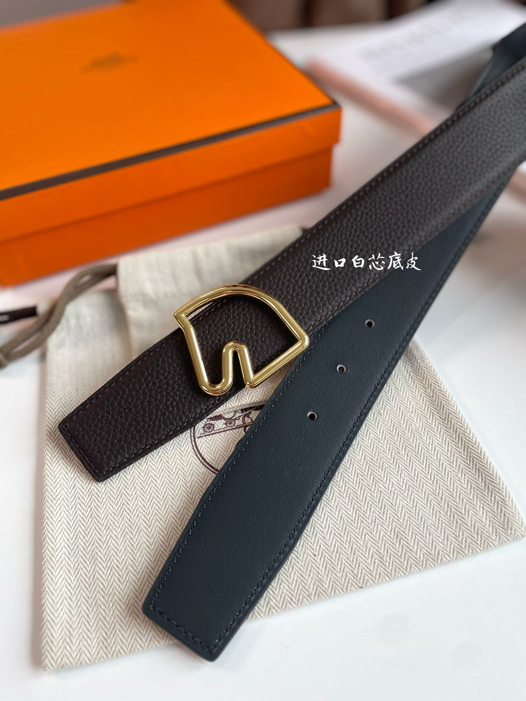 HERMES BOUCLE BELT BUCKLE & REVERSIBLE CHOCOLATE BROWN AND BLACK LEATHER STRAP 38MM GOLD HARDWARE