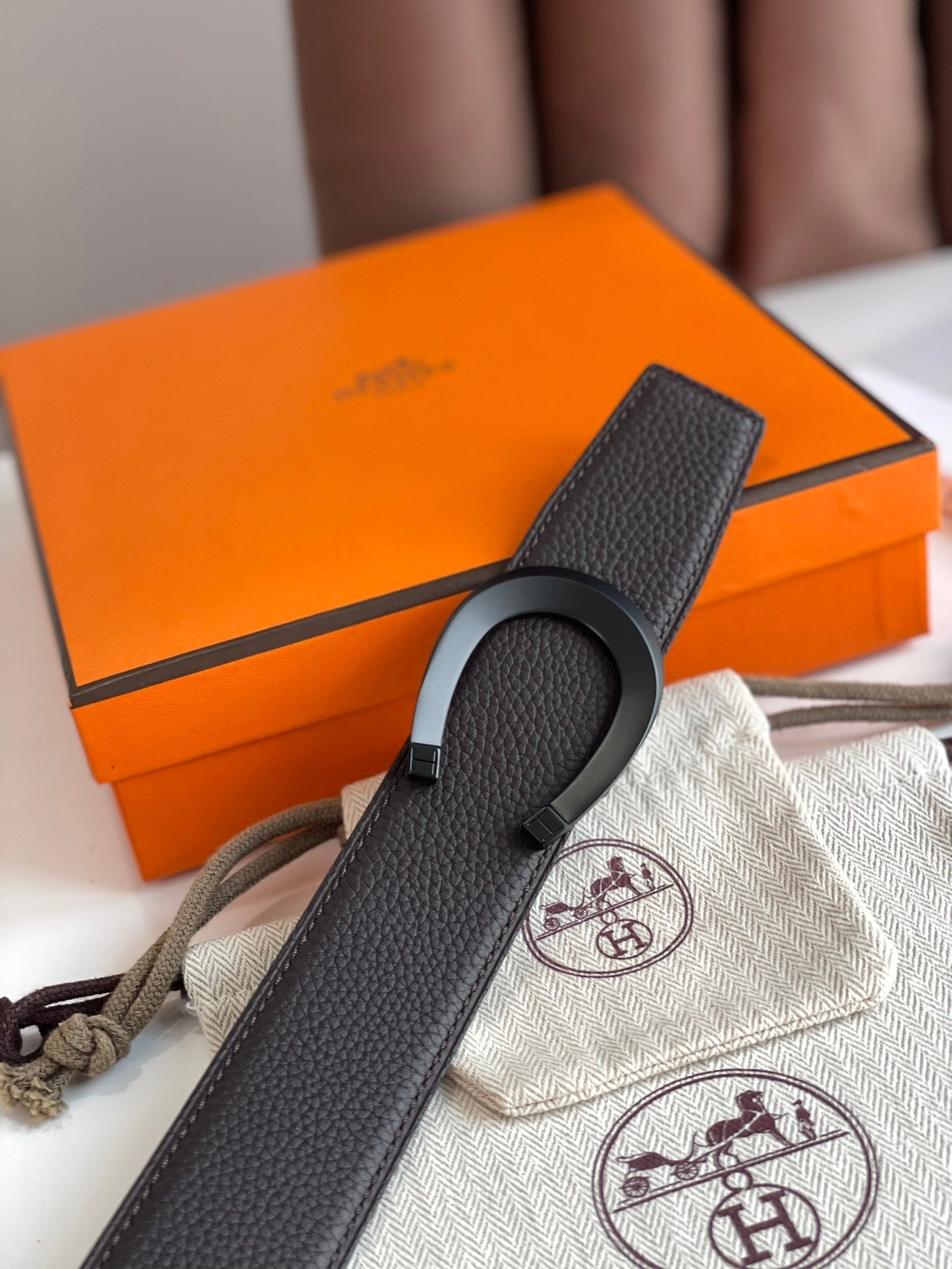 HERMES LUCK BELT BUCKLE & REVERSIBLE CHOCOLATE BROWN AND BLACK LEATHER STRAP 38MM