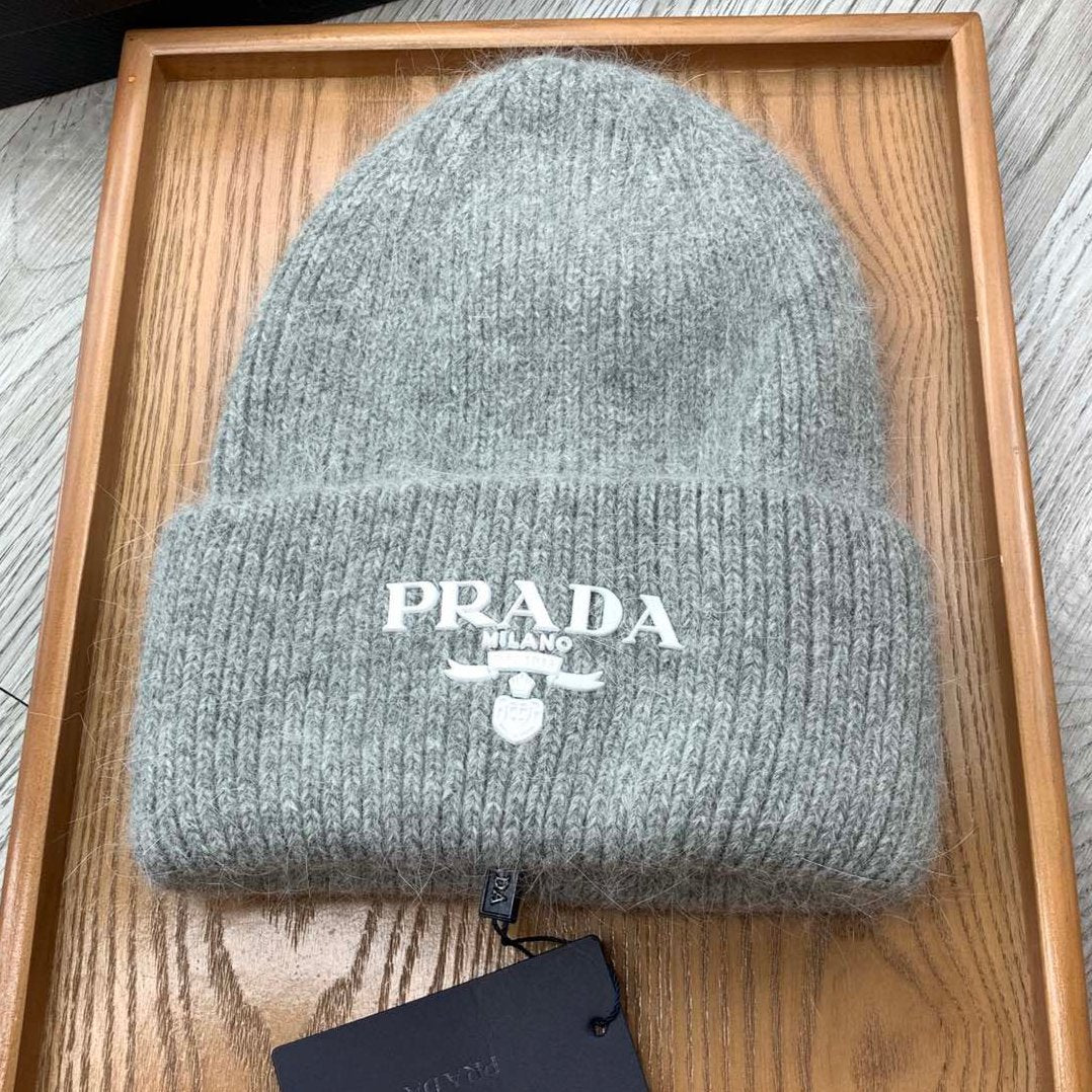 PRADA BEANIE HAT IN DOLPHIN GRAY WOOL 108750