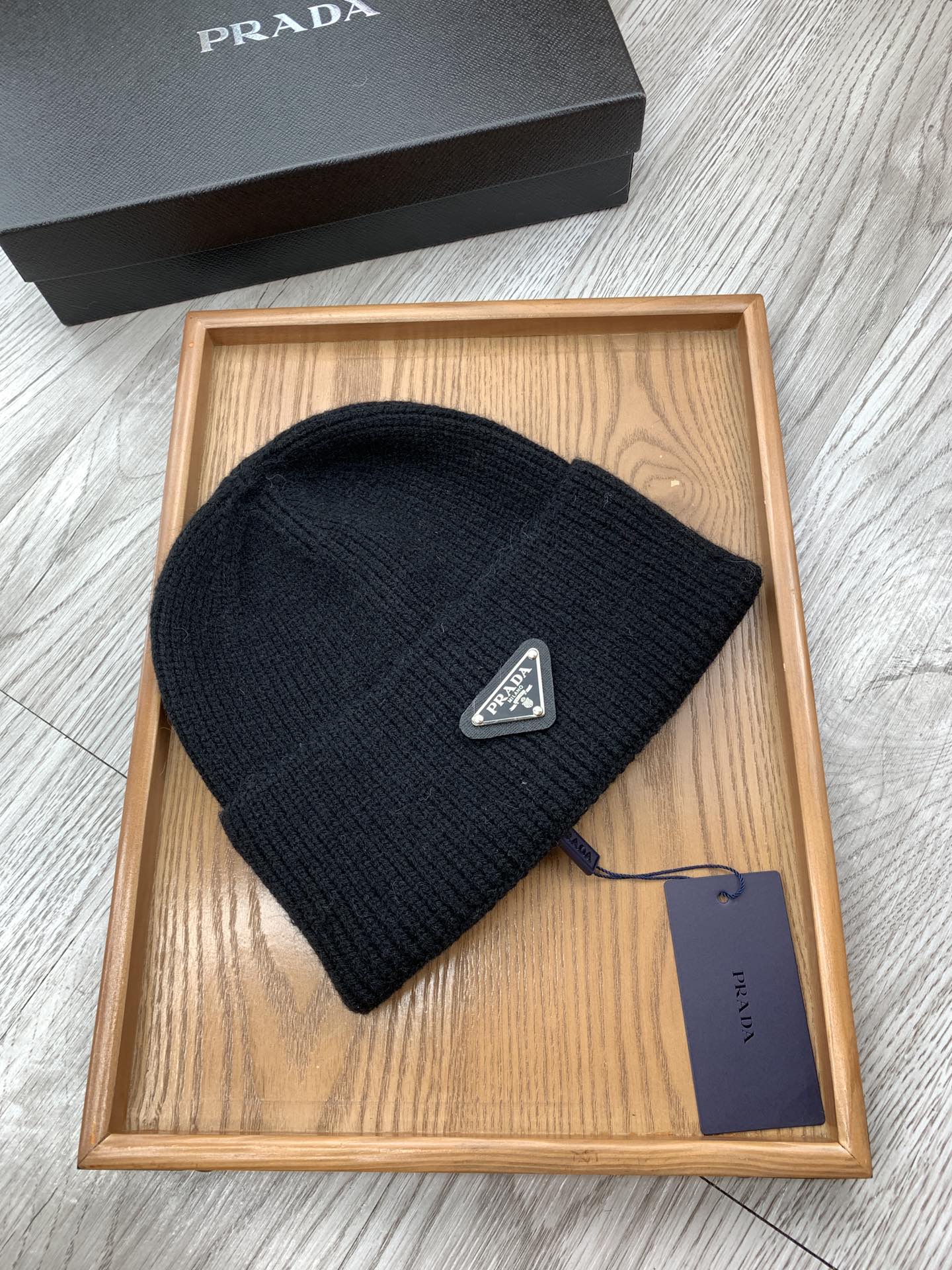 PRADA BEANIIE HAT IN BLACK WOOL 335039