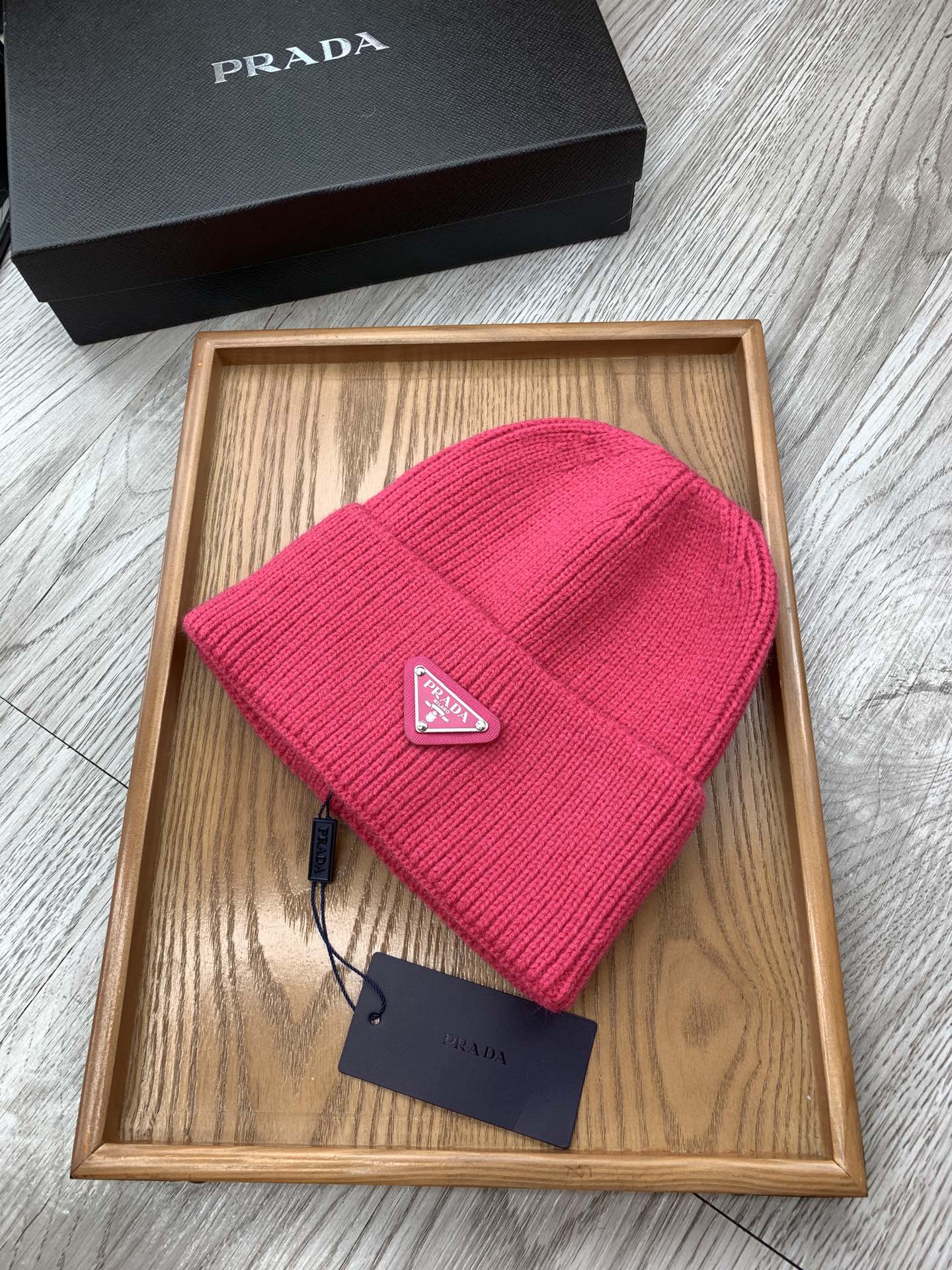 PRADA BEANIIE HAT IN BRIGHT PINK WOOL 335037