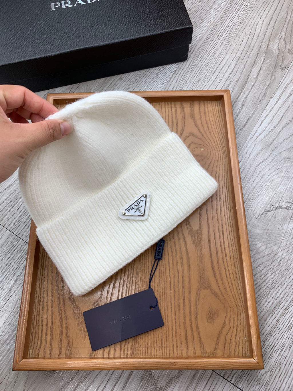 PRADA BEANIIE HAT IN WHITE WOOL 335040