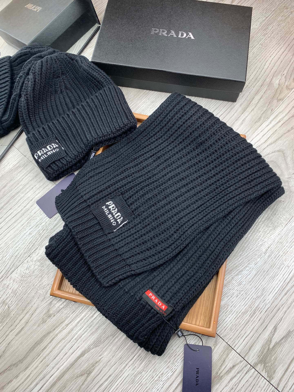 PRADA SET SCARF AND HAT IN BLACK WOOL AND RABBIT FUR 388994