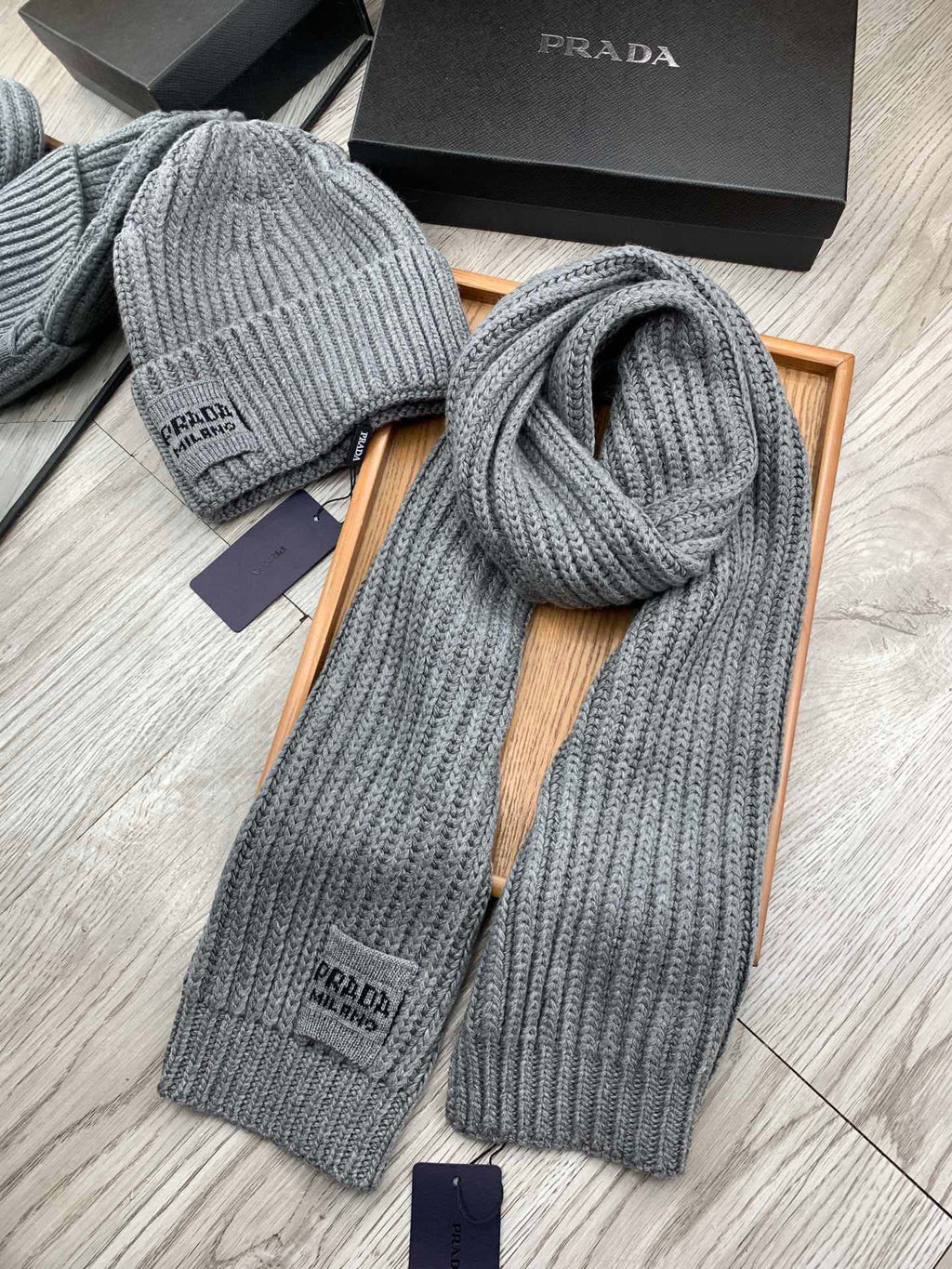 PRADA SET SCARF AND HAT IN DOVE GRAY WOOL AND RABBIT FUR 388993