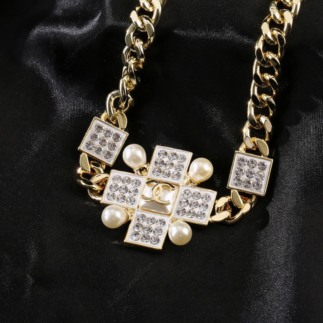 CHANEL 25S CHAIN BELT IN GOLD METAL 614478