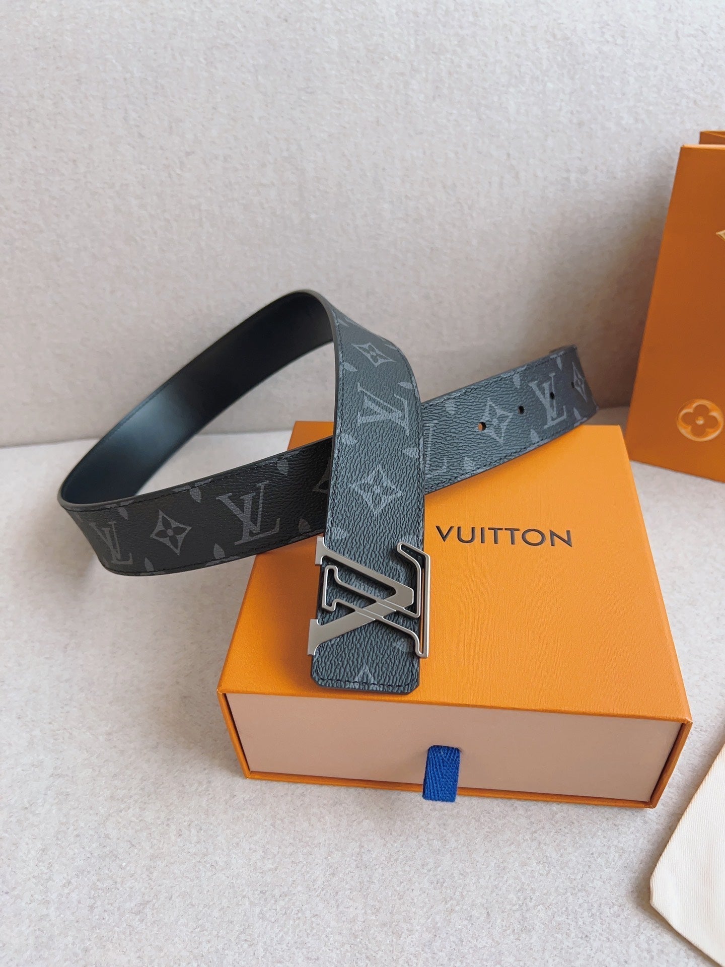 LOUIS VUITTON LV 25S BELT 40 MM IN BLACK MIX GREY CALFSKIN 593204