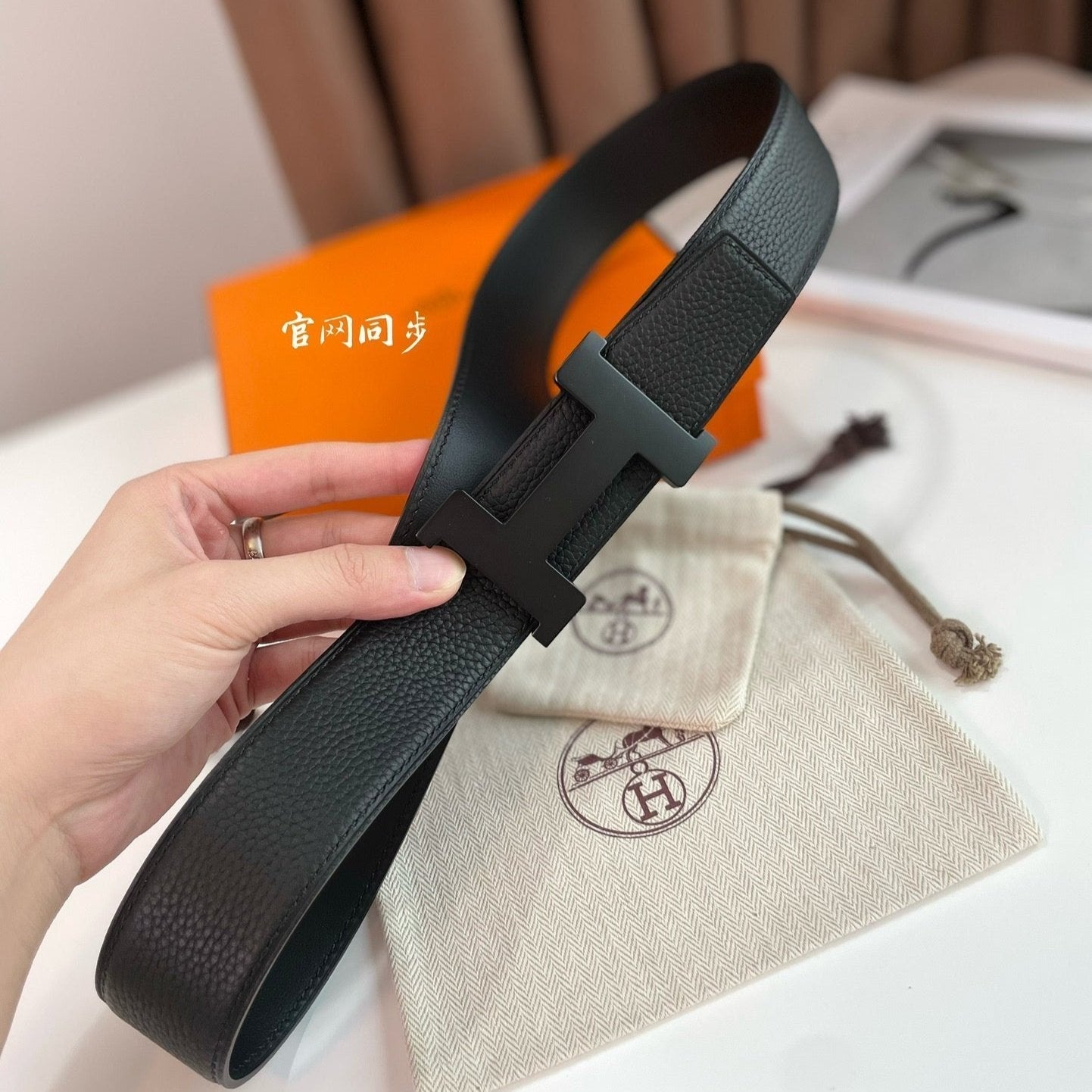 HERMES CONSTANCE BELT BUCKLE & REVERSIBLE  BLACK LEATHER STRAP 38MM