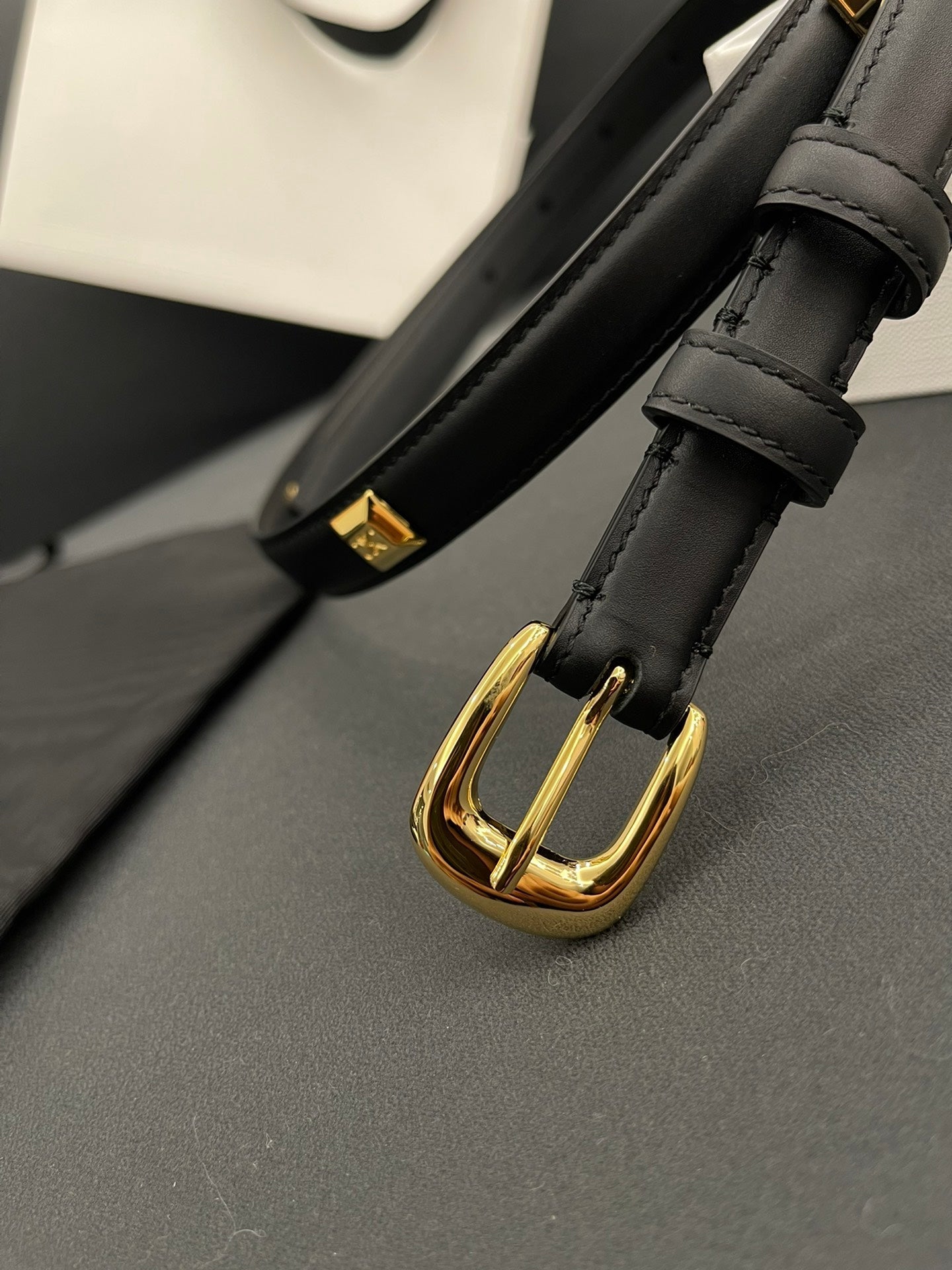 CELINE CL SMALL 18 MM TRIOMPHE BELT IN TAURILLON BLACK LEATHER GOLD HARDWARE