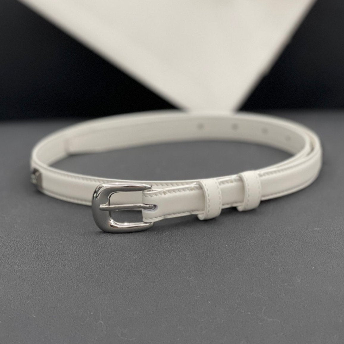 CELINE CL SMALL 18 MM TRIOMPHE BELT IN TAURILLON WHITE LEATHER SILVER HARDWARE