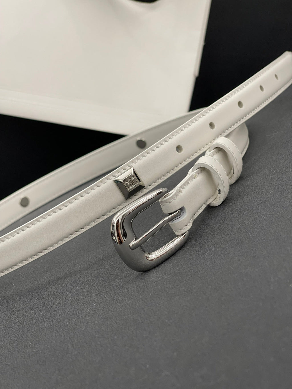 CELINE CL SMALL 18 MM TRIOMPHE BELT IN TAURILLON WHITE LEATHER SILVER HARDWARE