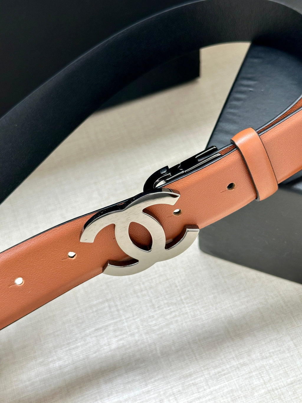 CHANEL 30MM BELT IN BRONZE BROWN AND BLACK CALFSKIN WITH SILVER HARDWARE
