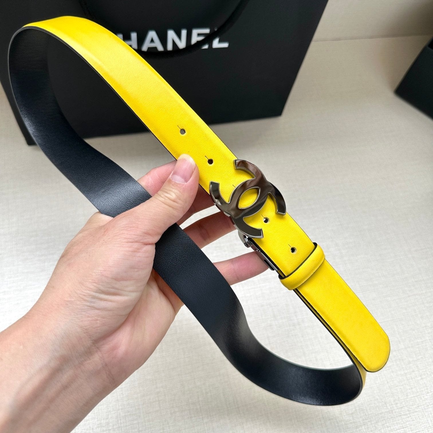 CHANEL 30MM BELT IN BRIGHT YELLOW AND BLACK CALFSKIN WITH GOLD HARDWARE