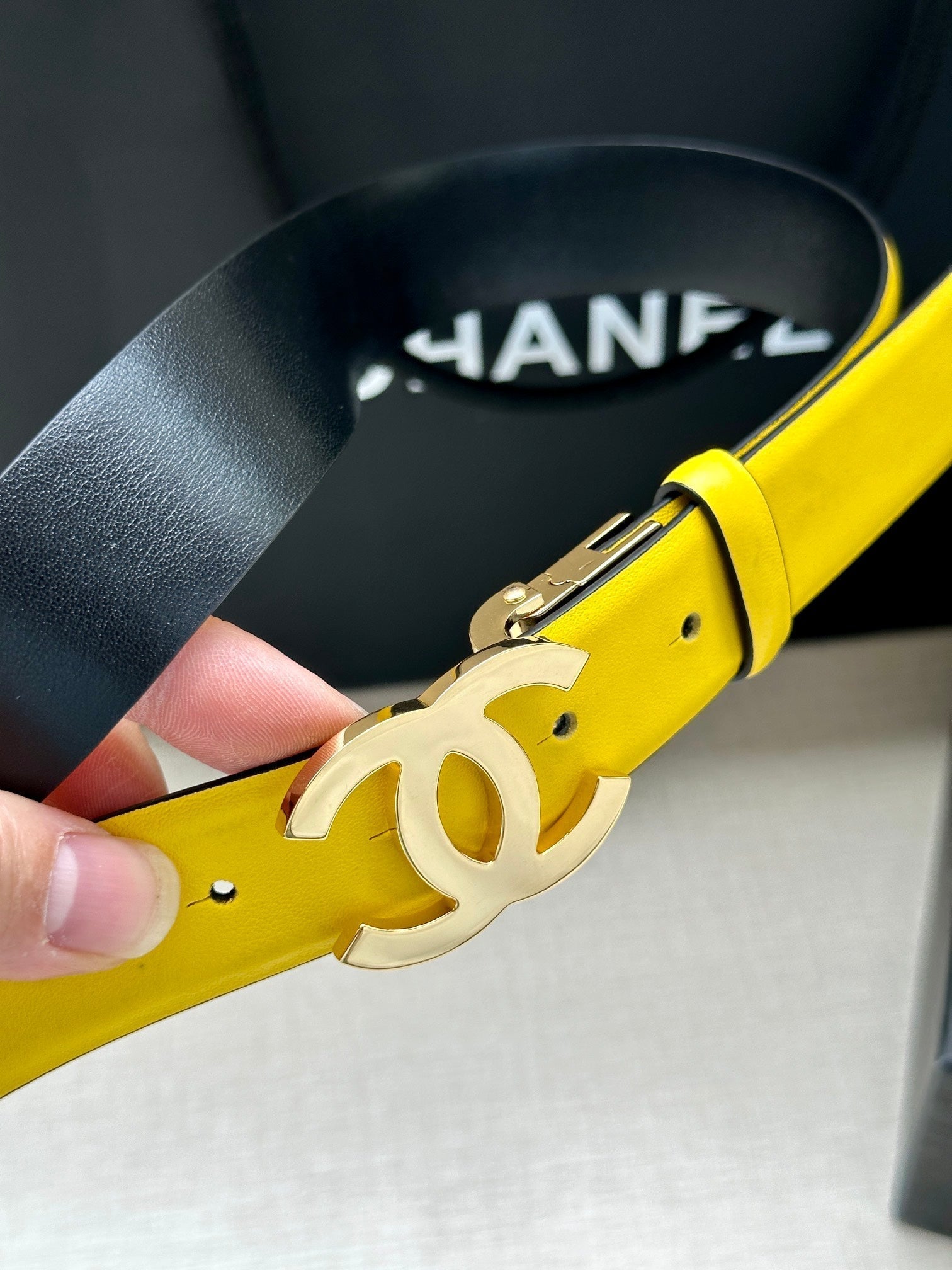 CHANEL 30MM BELT IN BRIGHT YELLOW AND BLACK CALFSKIN WITH GOLD HARDWARE