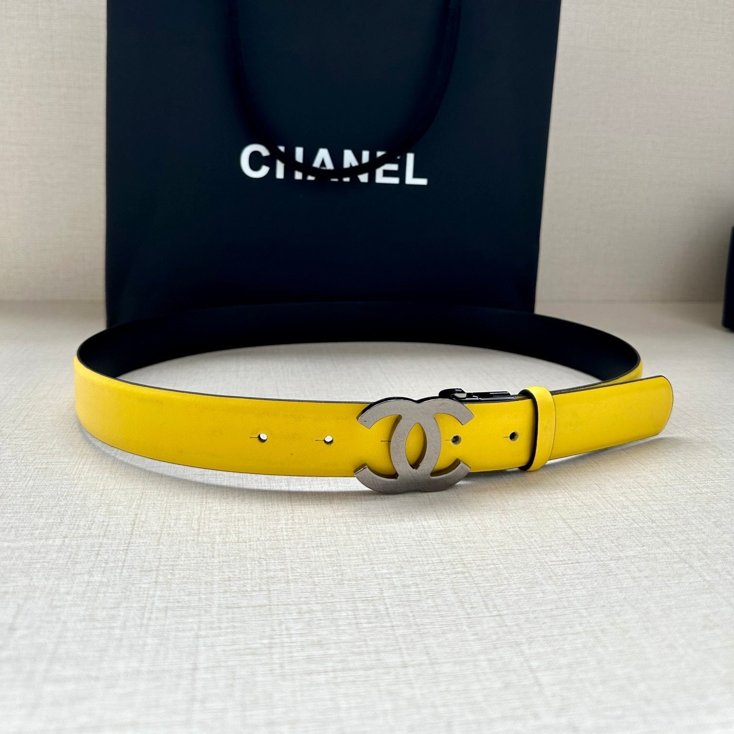 CHANEL 30MM BELT IN BRIGHT YELLOW AND BLACK CALFSKIN WITH SILVER HARDWARE