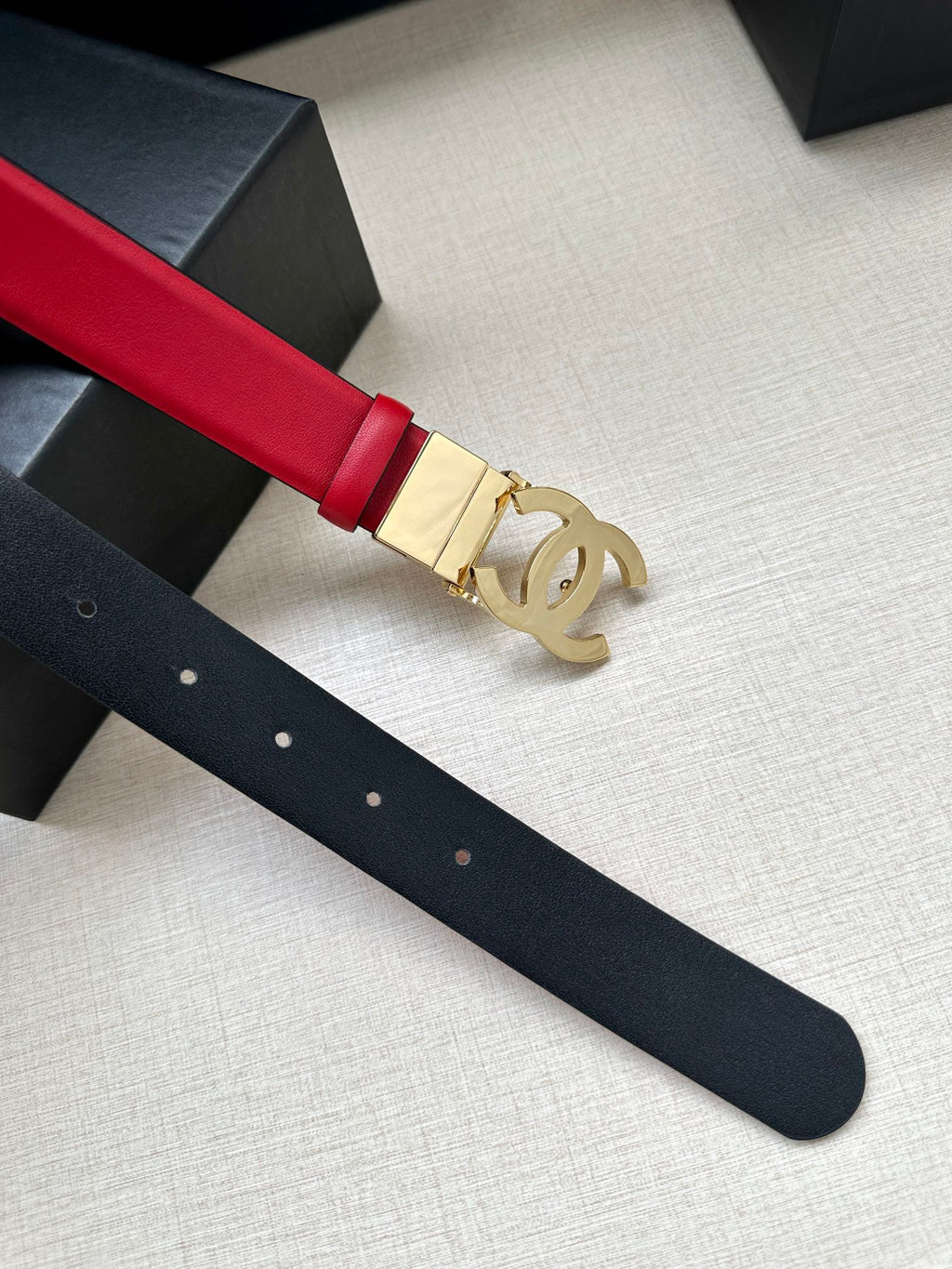 CHANEL 30MM BELT IN CHERRY RED AND BLACK CALFSKIN WITH GOLD HARDWARE