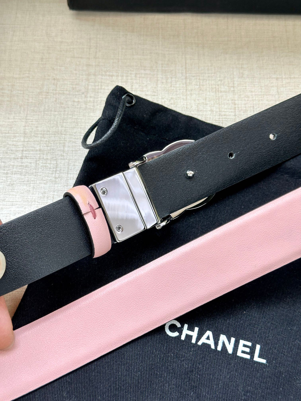 CHANEL 30MM BELT IN LIGHT PINK AND BLACK CALFSKIN WITH SILVER HARDWARE