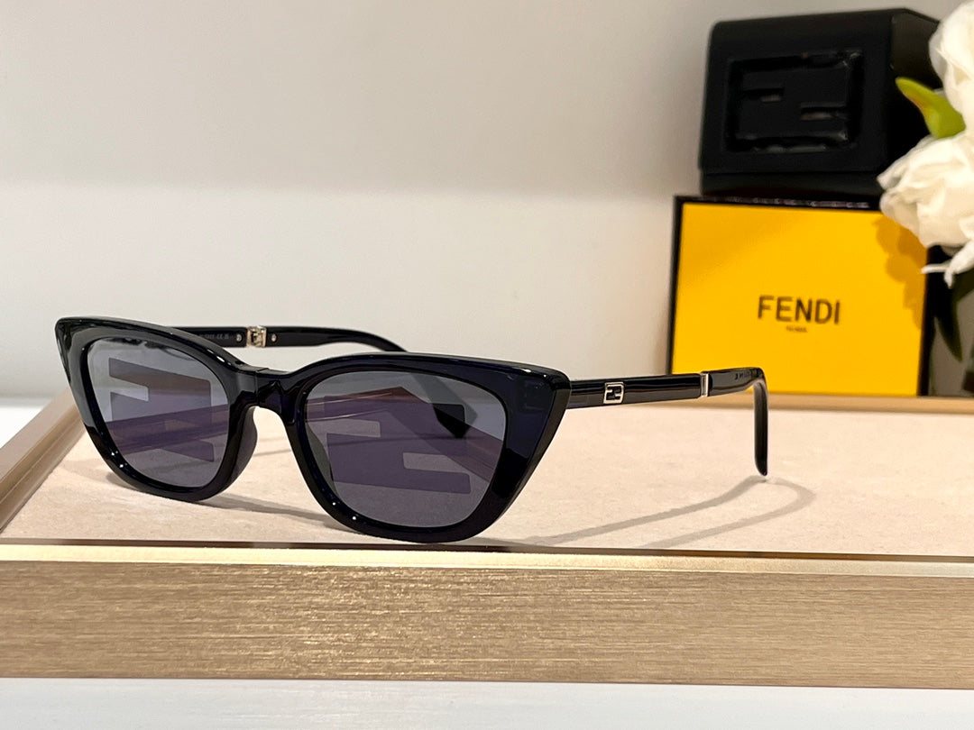 FENDI FOLDABLE FF DIAMONDS CAT EYE SUNGLASSES 548844 IN ACETATE