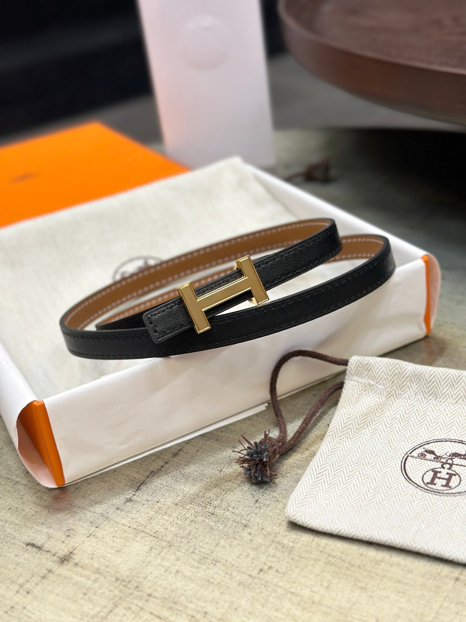 HERMES FOCUS BUCKLE & REVERSIBLE TAWNY BROWN AND BLACK LEATHER STRAP 13MM GOLD HARDWARE