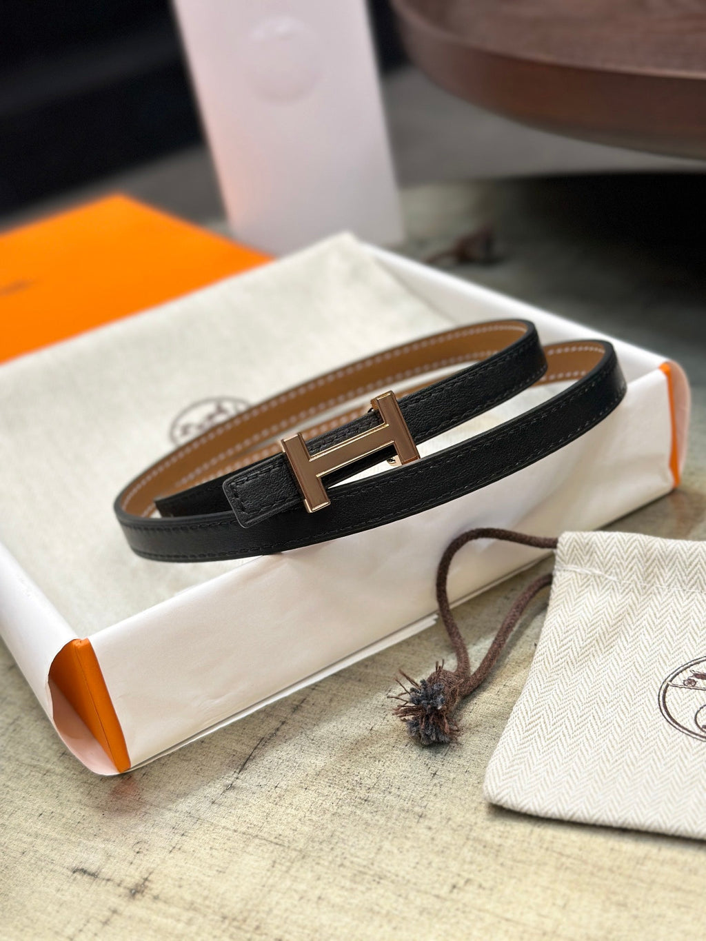 HERMES FOCUS BUCKLE & REVERSIBLE BLACK AND TAWNY BROWN LEATHER STRAP 13MM COPPER HARDWARE