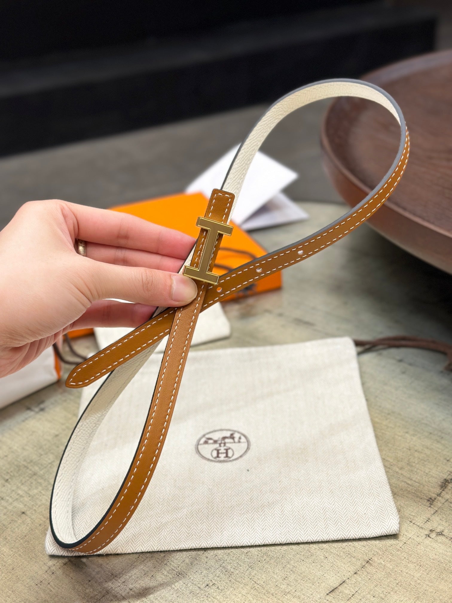 HERMES FOCUS BUCKLE & REVERSIBLE BRONZE BROWN AND WHITE LEATHER STRAP 13MM GOLD HARDWARE