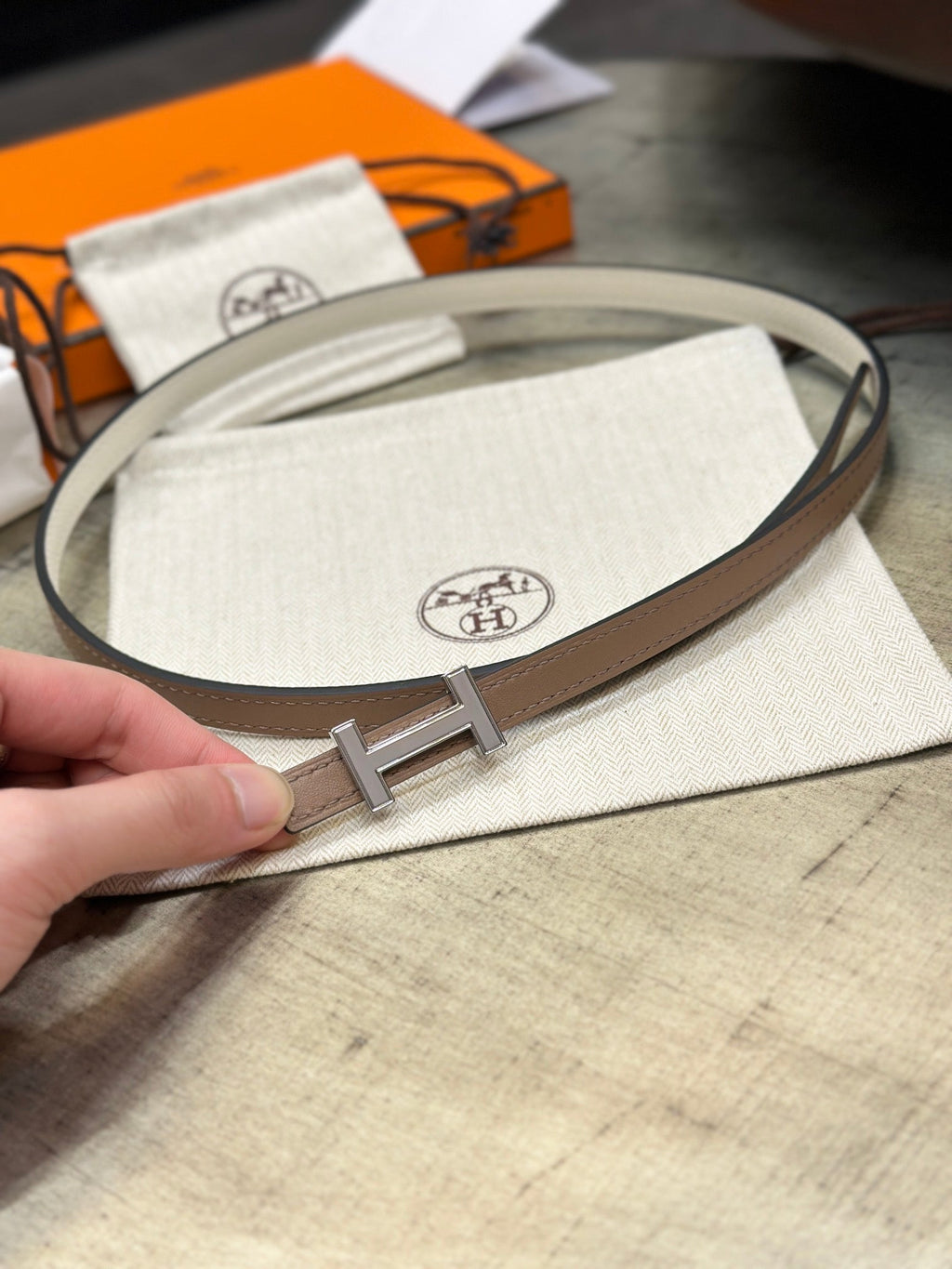 HERMES FOCUS BUCKLE & REVERSIBLE PEANUT BROWN AND WHITE LEATHER STRAP 13MM SILVER HARDWARE