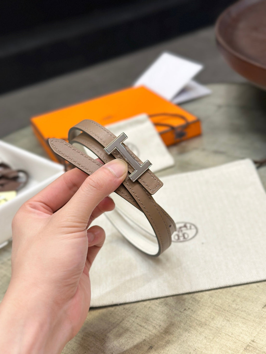 HERMES FOCUS BUCKLE & REVERSIBLE PEANUT BROWN AND WHITE LEATHER STRAP 13MM SILVER HARDWARE