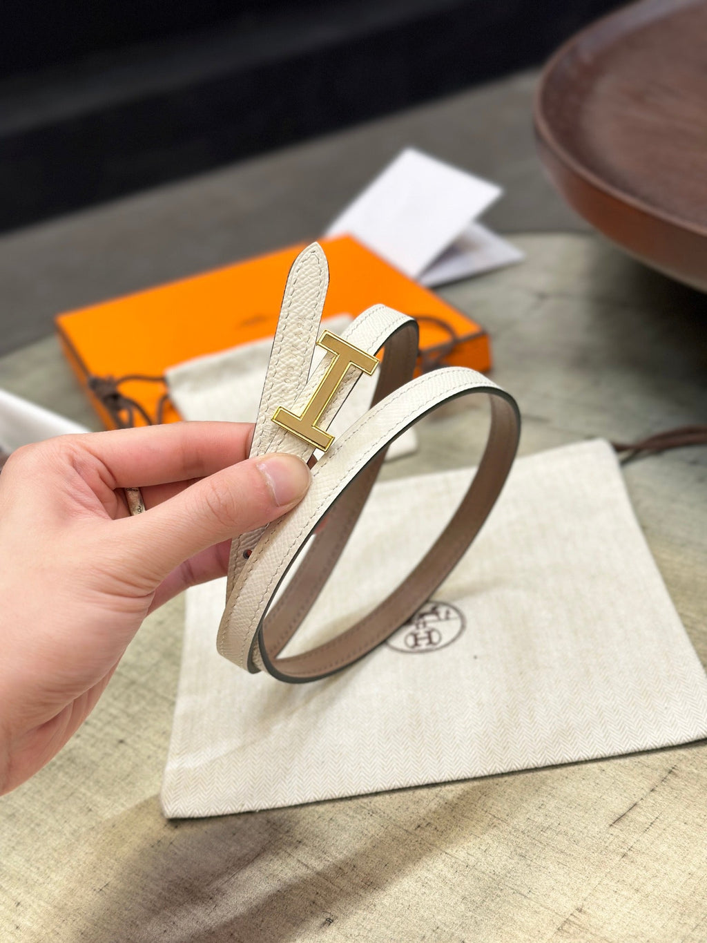 HERMES FOCUS BUCKLE & REVERSIBLE PEANUT BROWN AND WHITE LEATHER STRAP 13MM GOLD HARDWARE