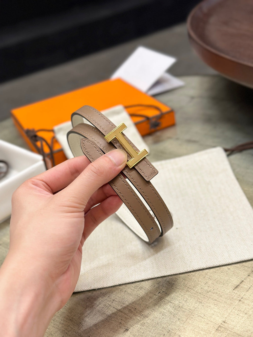 HERMES FOCUS BUCKLE & REVERSIBLE PEANUT BROWN AND WHITE LEATHER STRAP 13MM GOLD HARDWARE