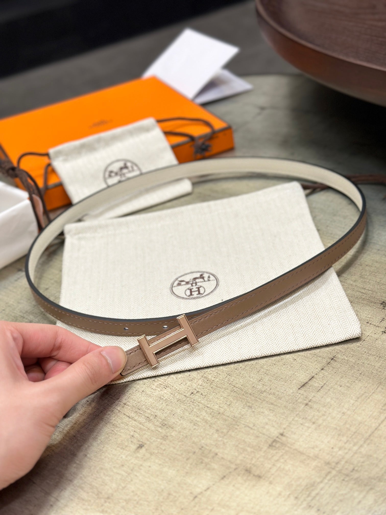 HERMES FOCUS BUCKLE & REVERSIBLE PEANUT BROWN AND WHITE LEATHER STRAP 13MM COPPER HARDWARE