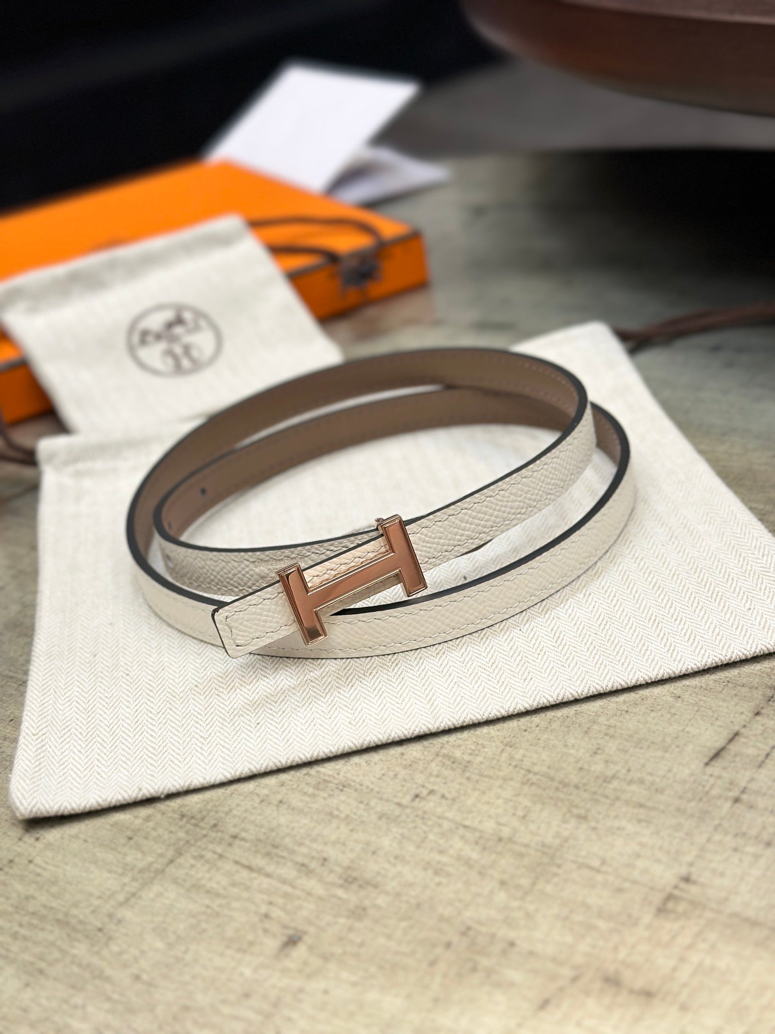 HERMES FOCUS BUCKLE & REVERSIBLE PEANUT BROWN AND WHITE LEATHER STRAP 13MM COPPER HARDWARE