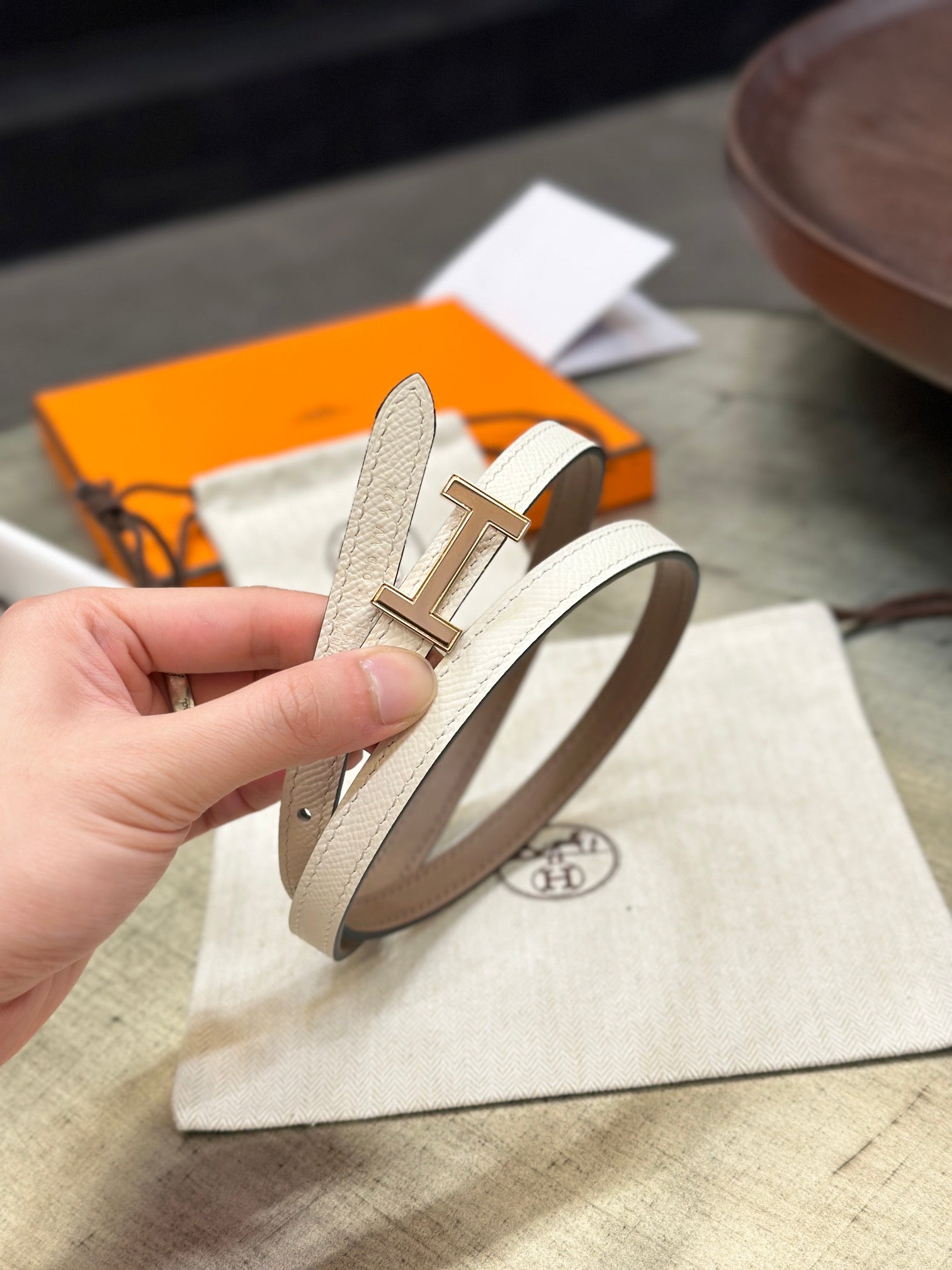 HERMES FOCUS BUCKLE & REVERSIBLE PEANUT BROWN AND WHITE LEATHER STRAP 13MM COPPER HARDWARE