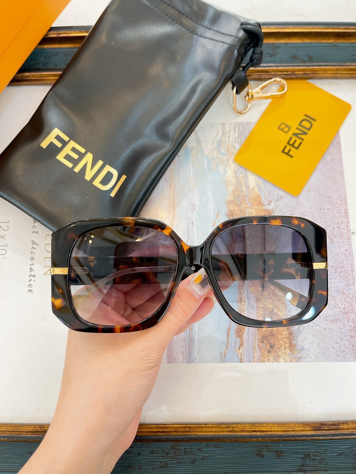 FENDI OVERSIZED FF DIAMONDS SQUARE FRAME SUNGLASSES FE40065F IN ACETATE